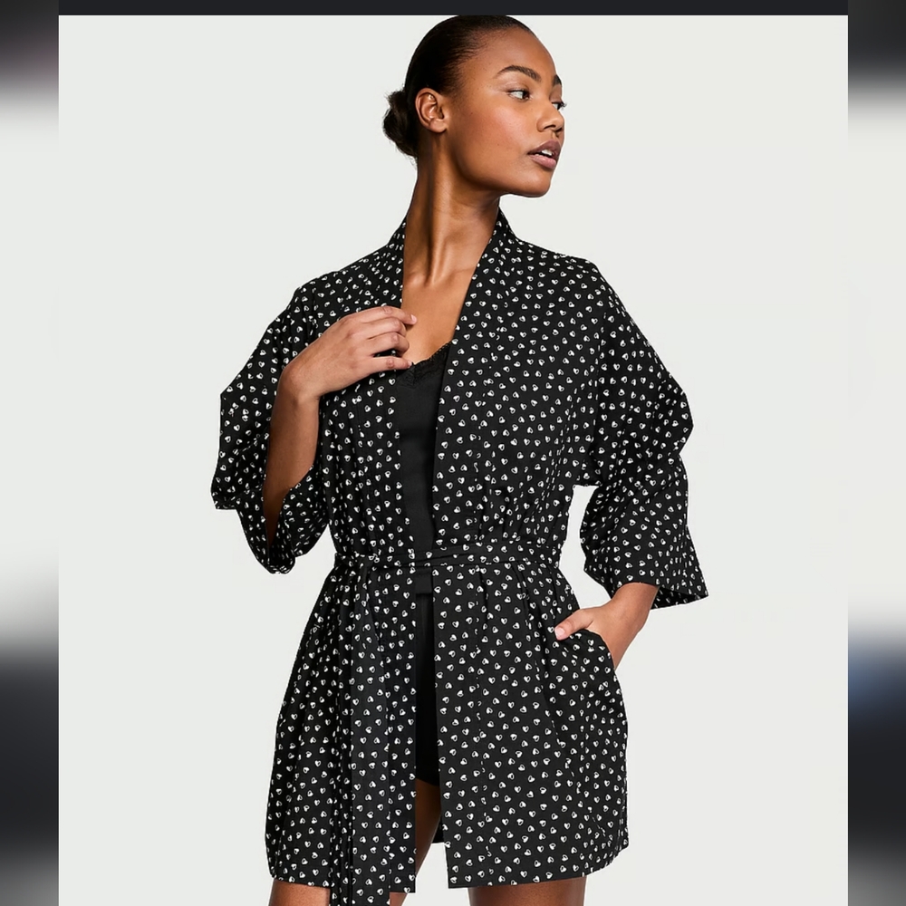 Victoria’s Secret Black Heart Print Wrap‎ Robe Top – Size M